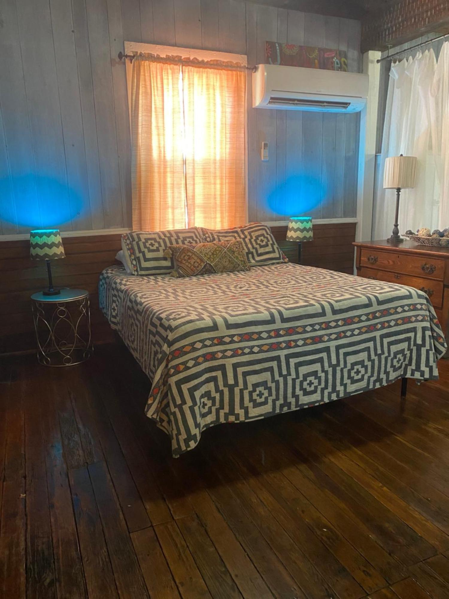 Stella Blue - 10 Apartment Savannah Luaran gambar